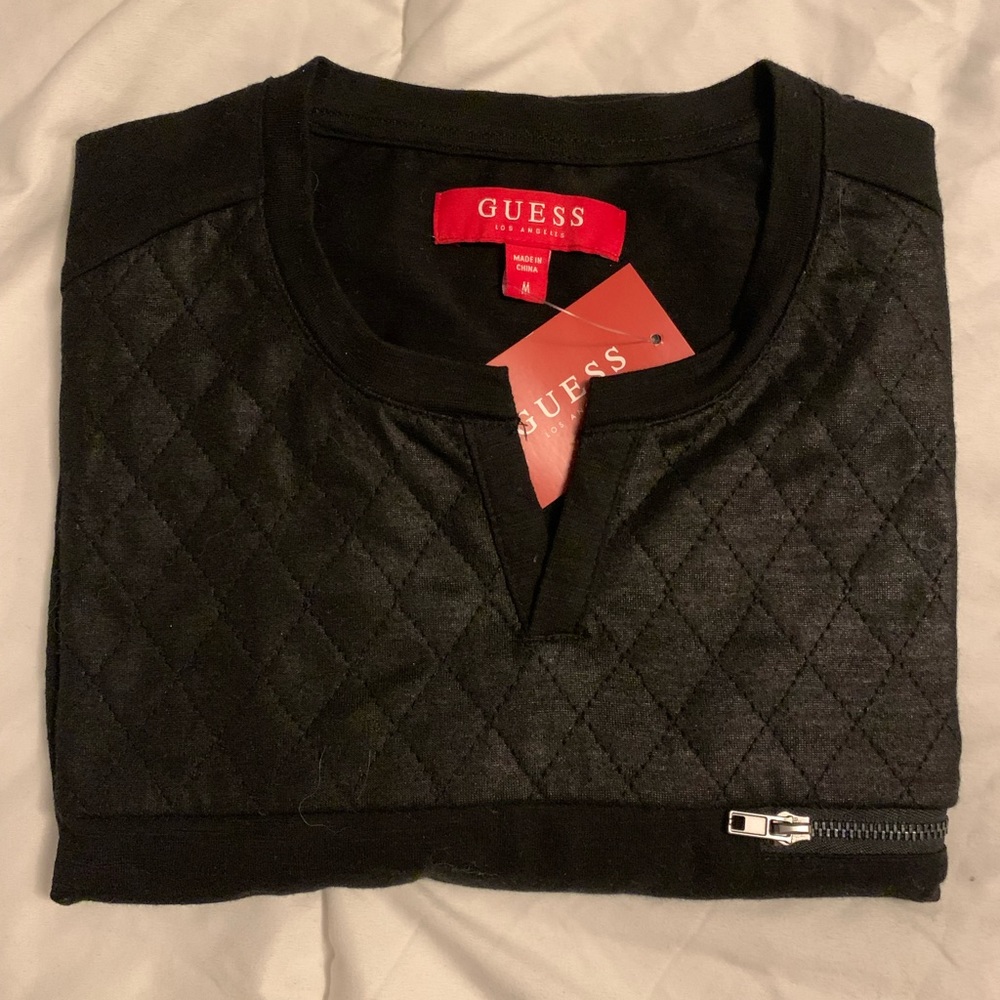 GUESS V-Neck T-Shirt